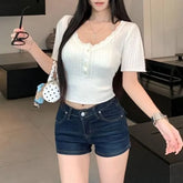 Short-Sleeve Scoop Neck Plain Crop Knit Top / Mid Rise Washed Denim Shorts