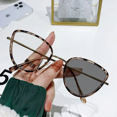 Photochromic Cat Eye Sunglasses