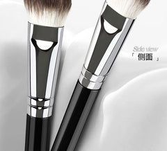 Soft Highlight Blush Brush