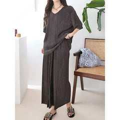 Set: Short-Sleeve V-Neck Pleated Top + Elastic Waist Pleated Pants