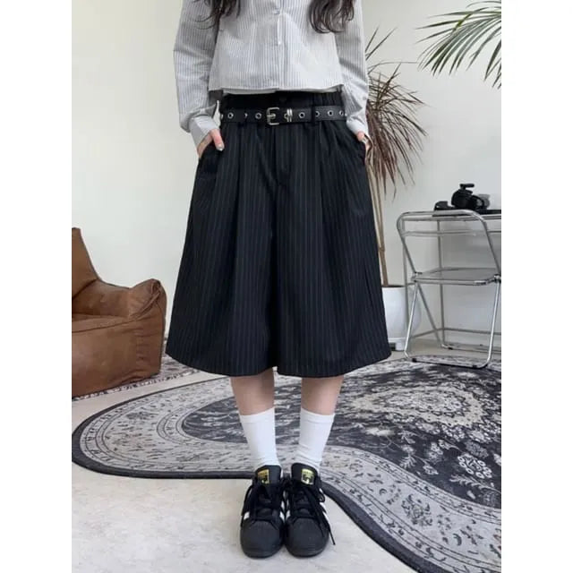 Unisex Striped Loose-Fit Shorts With Belt