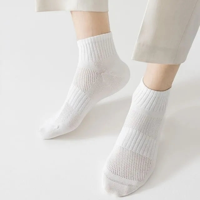 Set of 7 Pairs: Plain Pointelle Socks